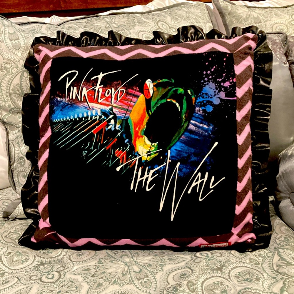 EUC Pink Floyd The Wall Pillow